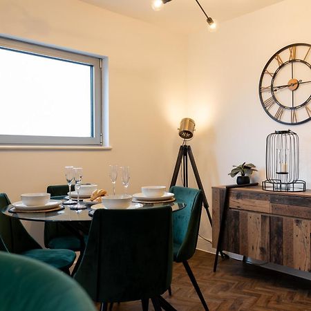 קארדיף Trendy City Centre Apartment With Free Parking מראה חיצוני תמונה