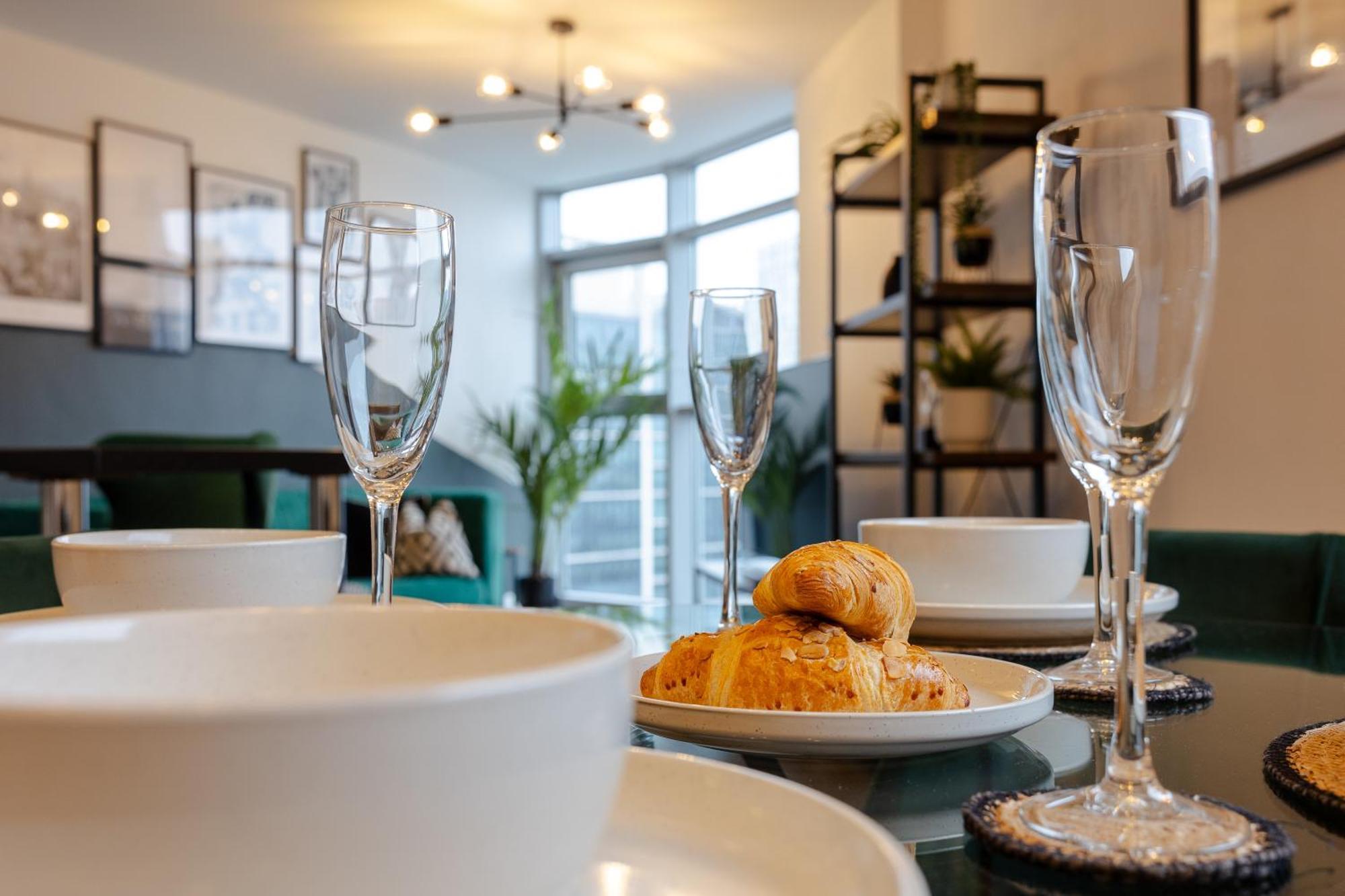 קארדיף Trendy City Centre Apartment With Free Parking מראה חיצוני תמונה